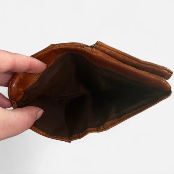 Vilenca Holland Genuine Soft Leather Cognac Basket Weave Vertical Bifold Wallet - Picture 4 of 7